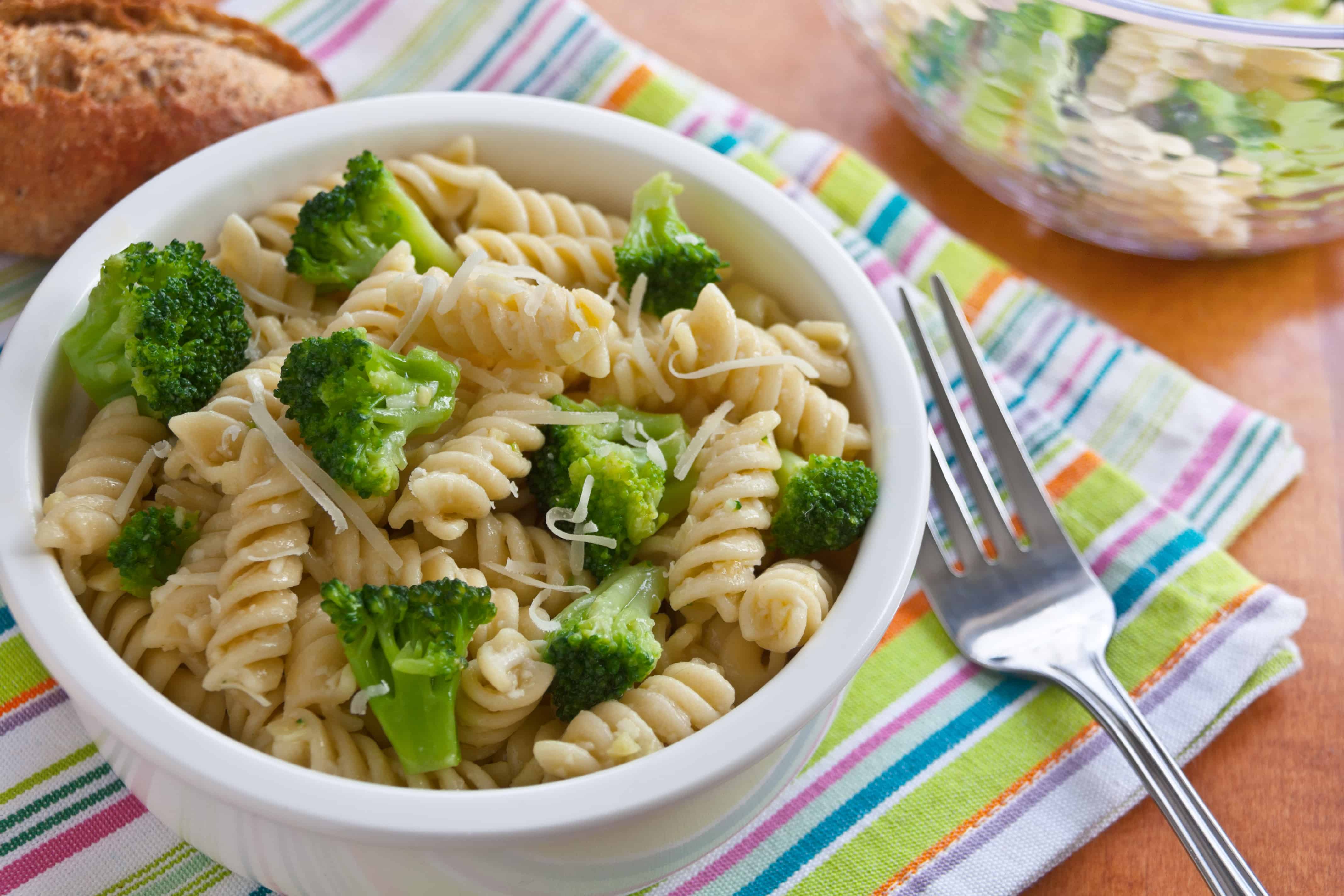 Easy Broccoli Pasta - Guiding Stars