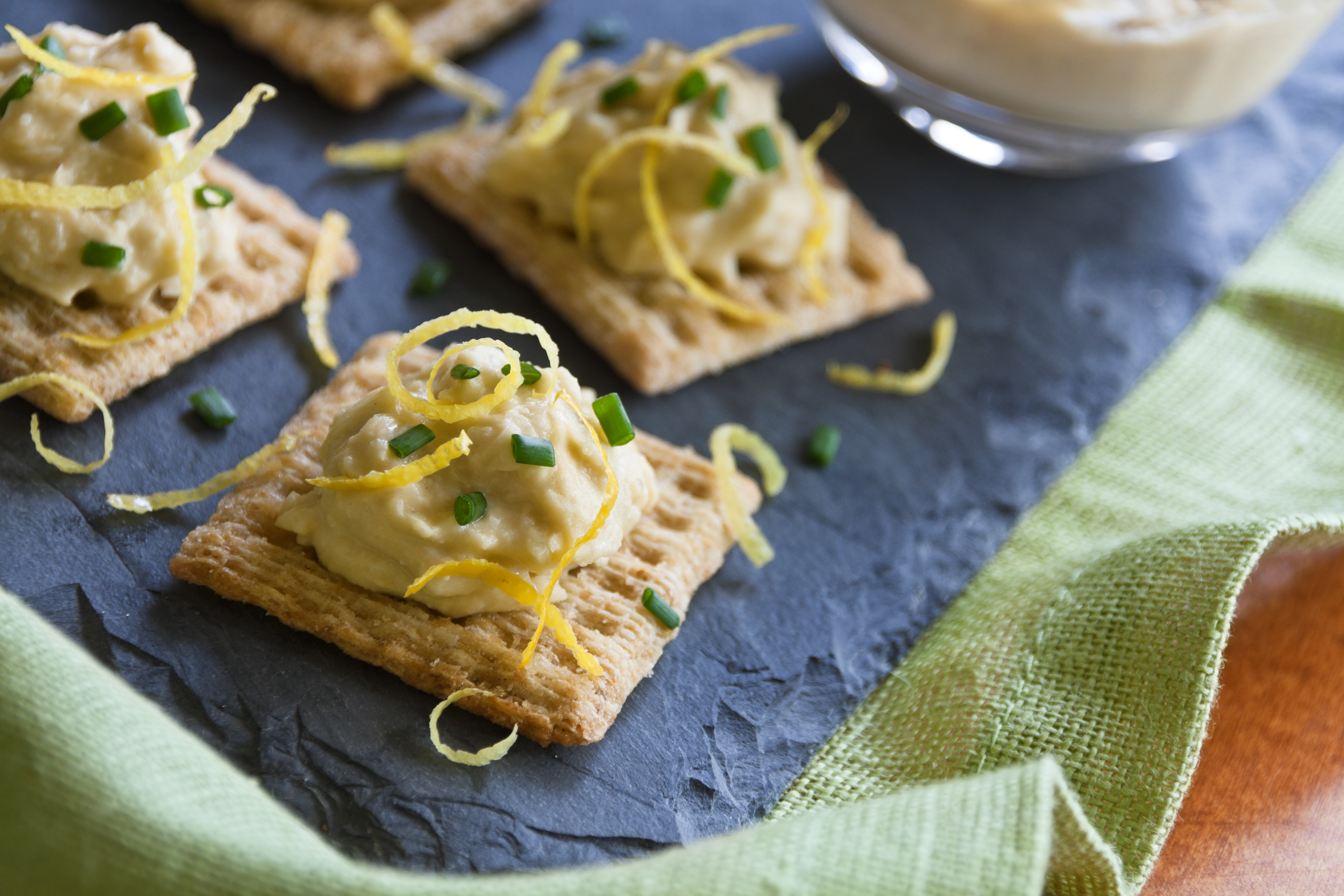 Lemon Artichoke Hummus