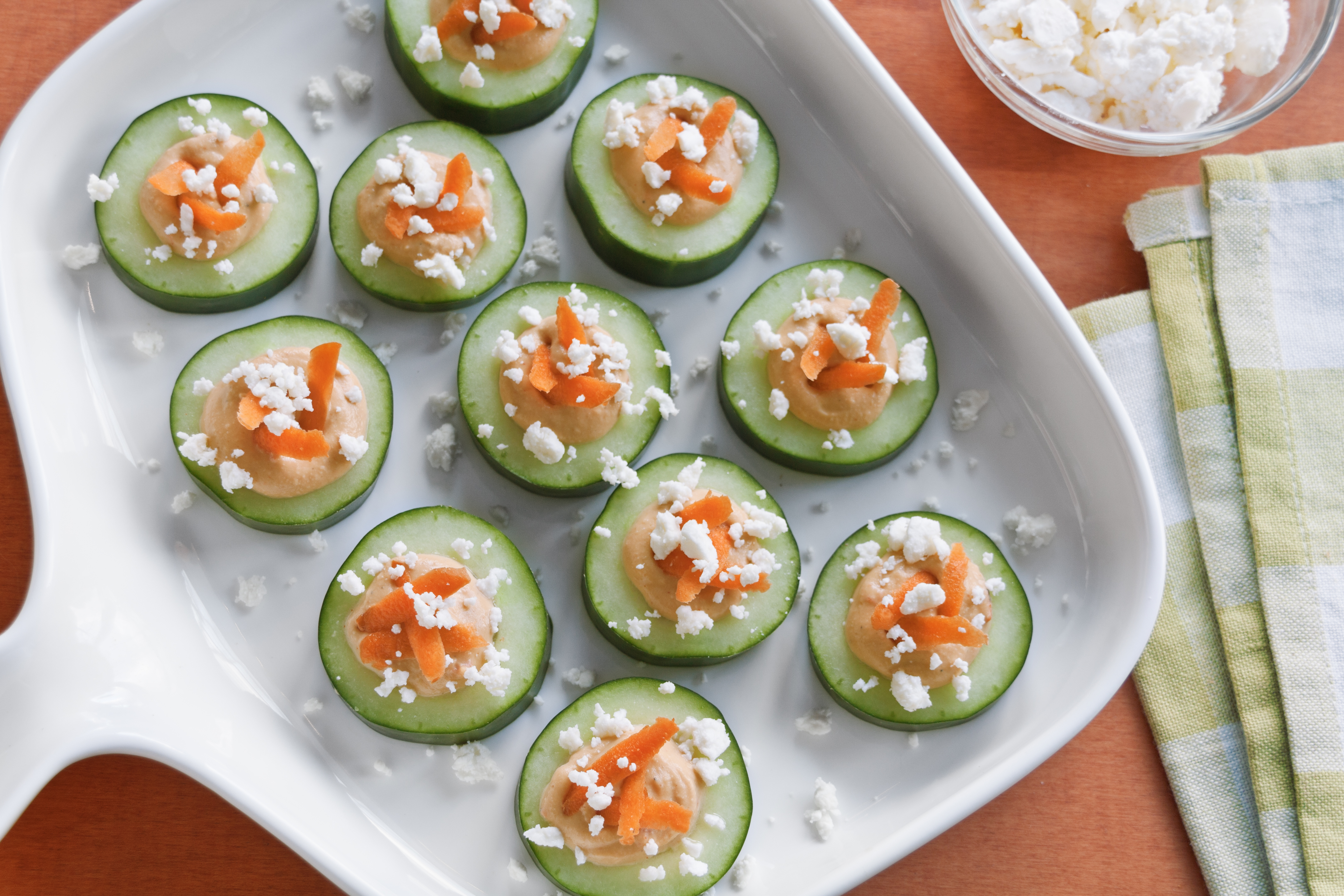 Roasted Red Pepper Hummus Cucumber Bites