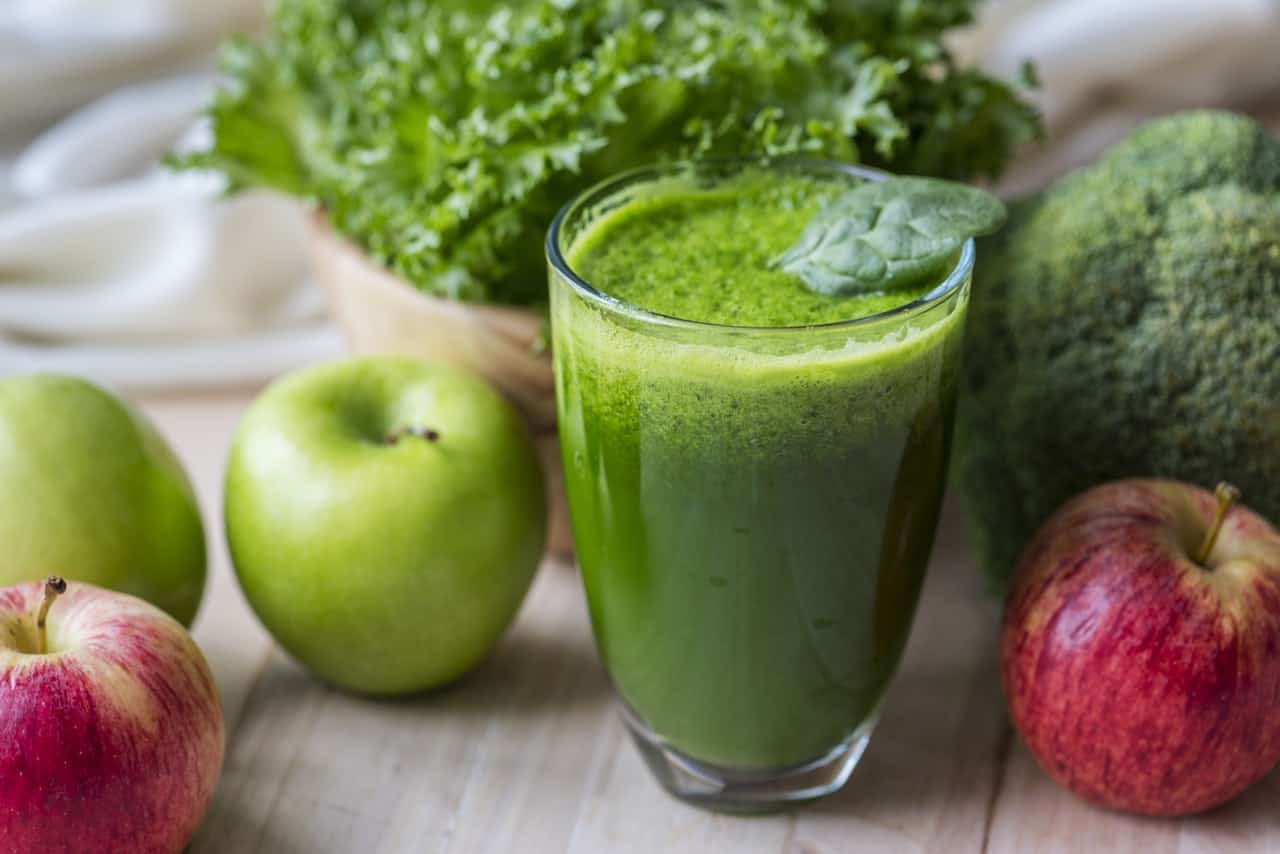Green smoothie and Granny Smith apple