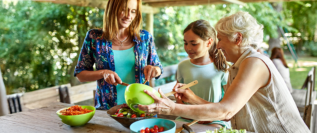 family-making-a-pancake-breakfast