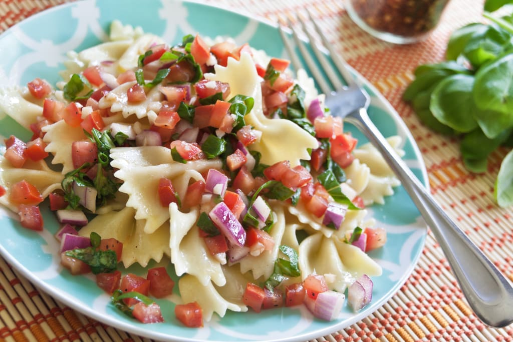 Farfalle With Fresh Tomato Sauce - Guiding Stars