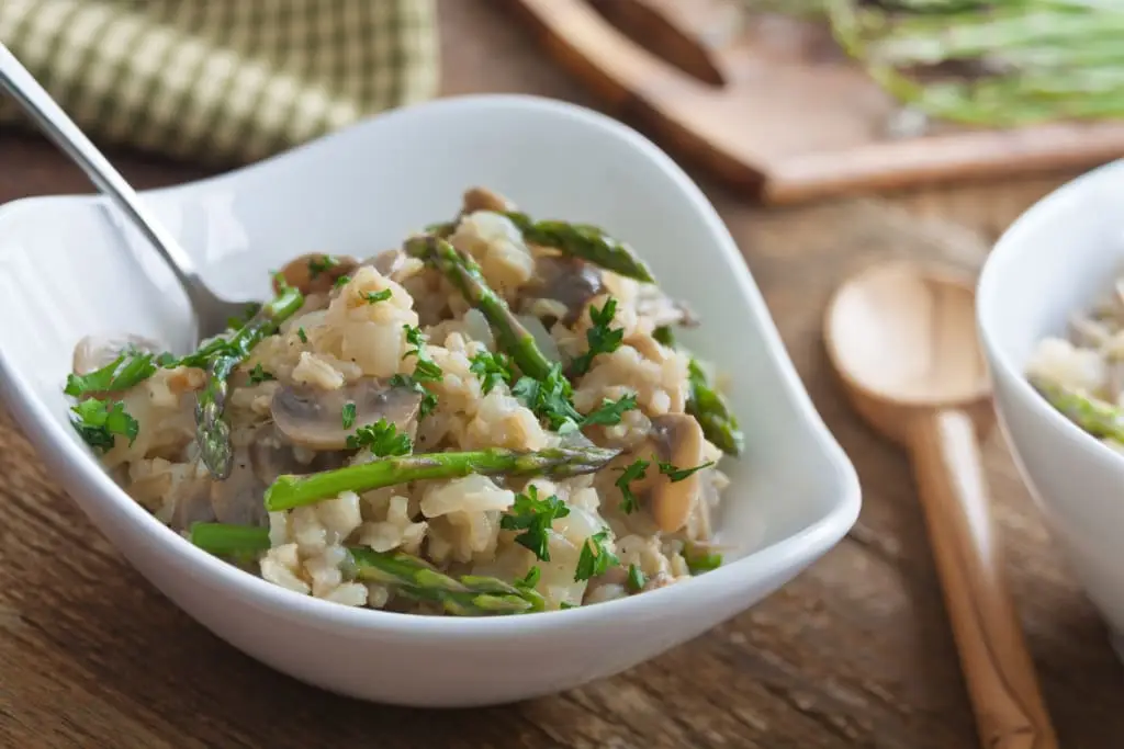 Brown Rice Pilaf With Asparagus & Mushrooms